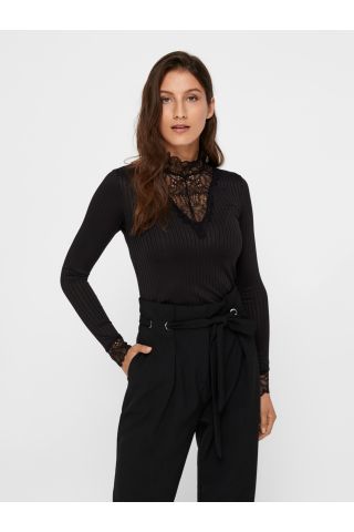 Yasblace highneck top